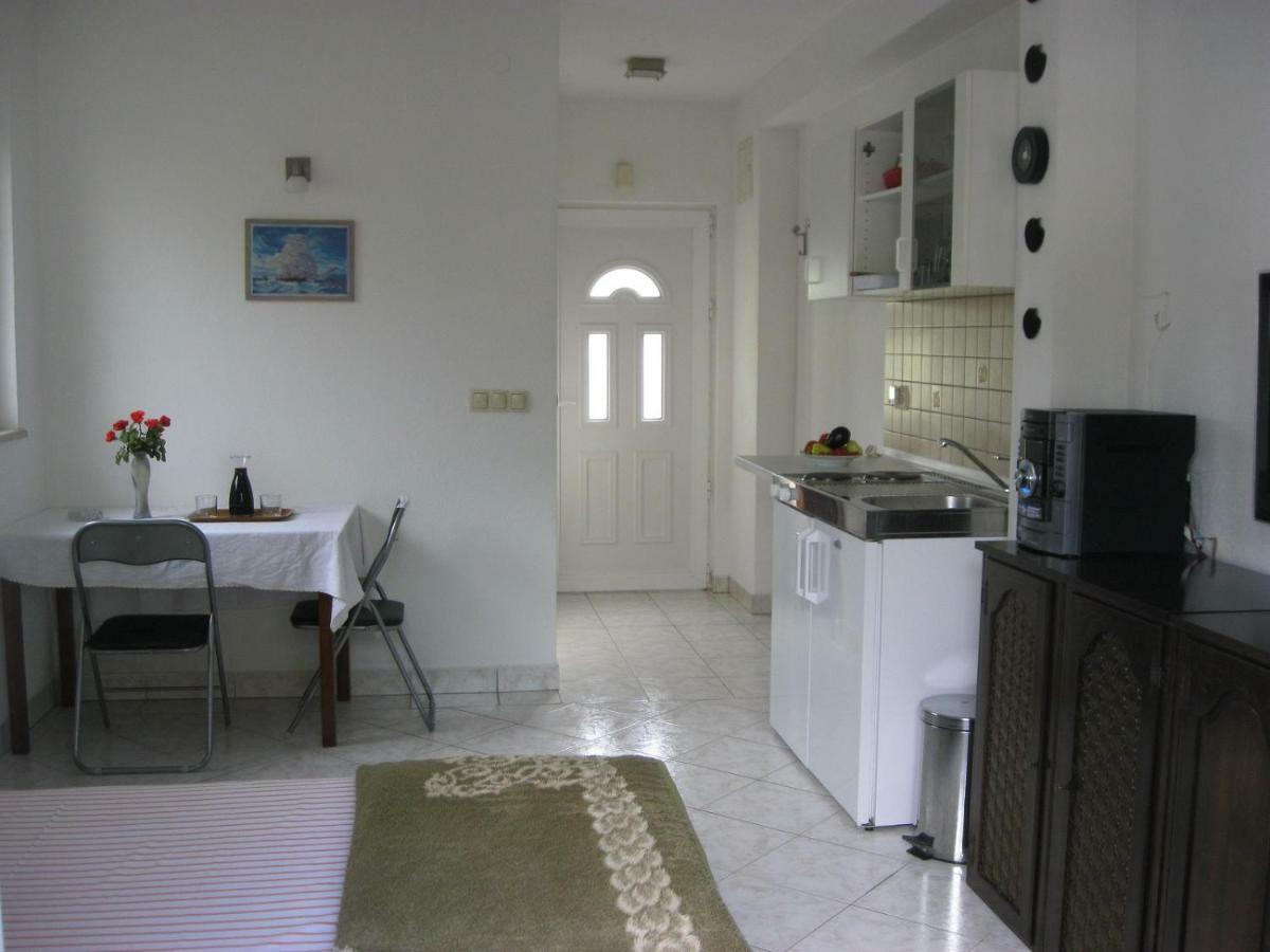 Seaside Apartment For 2 P Trogir Extérieur photo