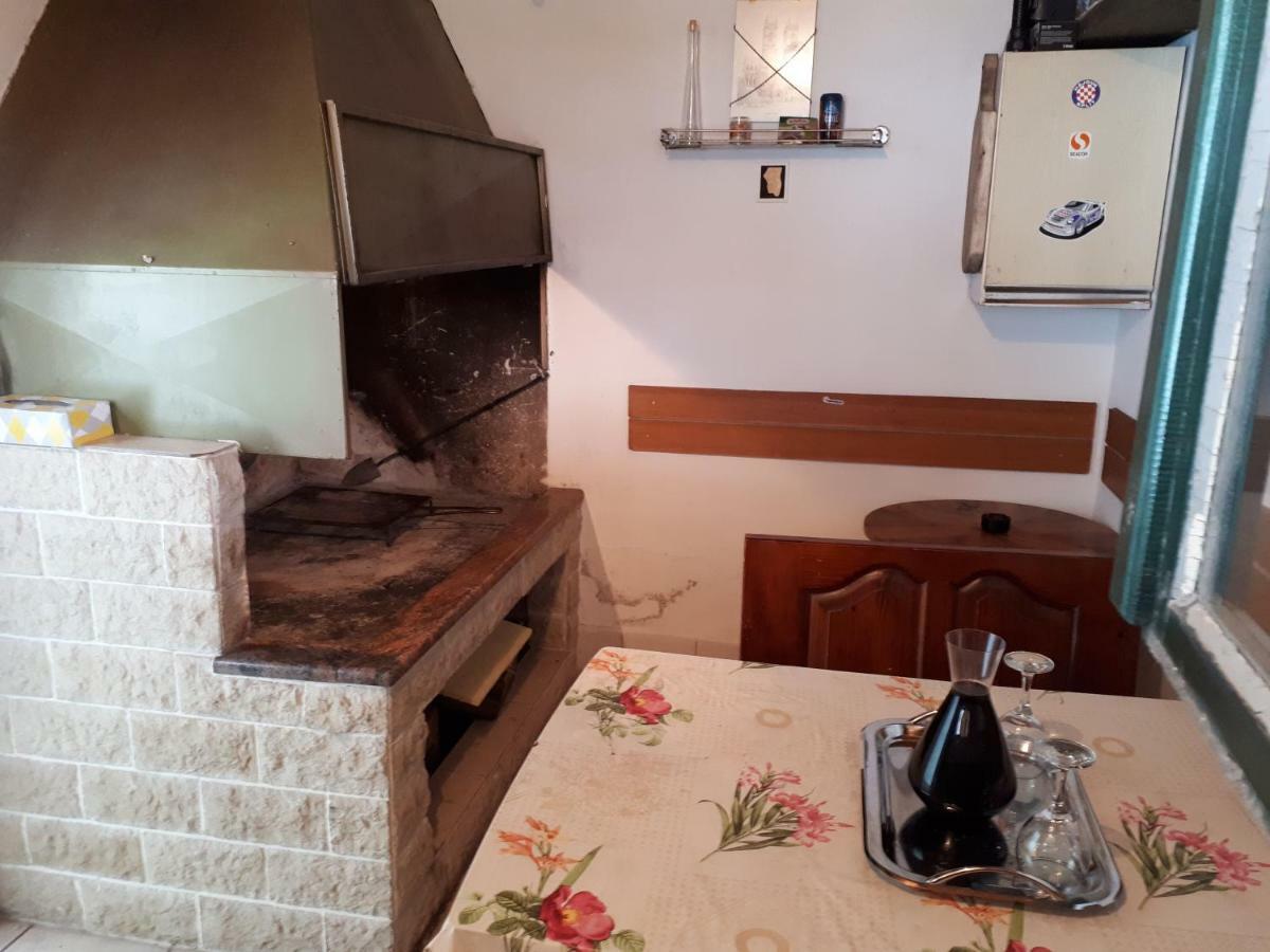 Seaside Apartment For 2 P Trogir Extérieur photo