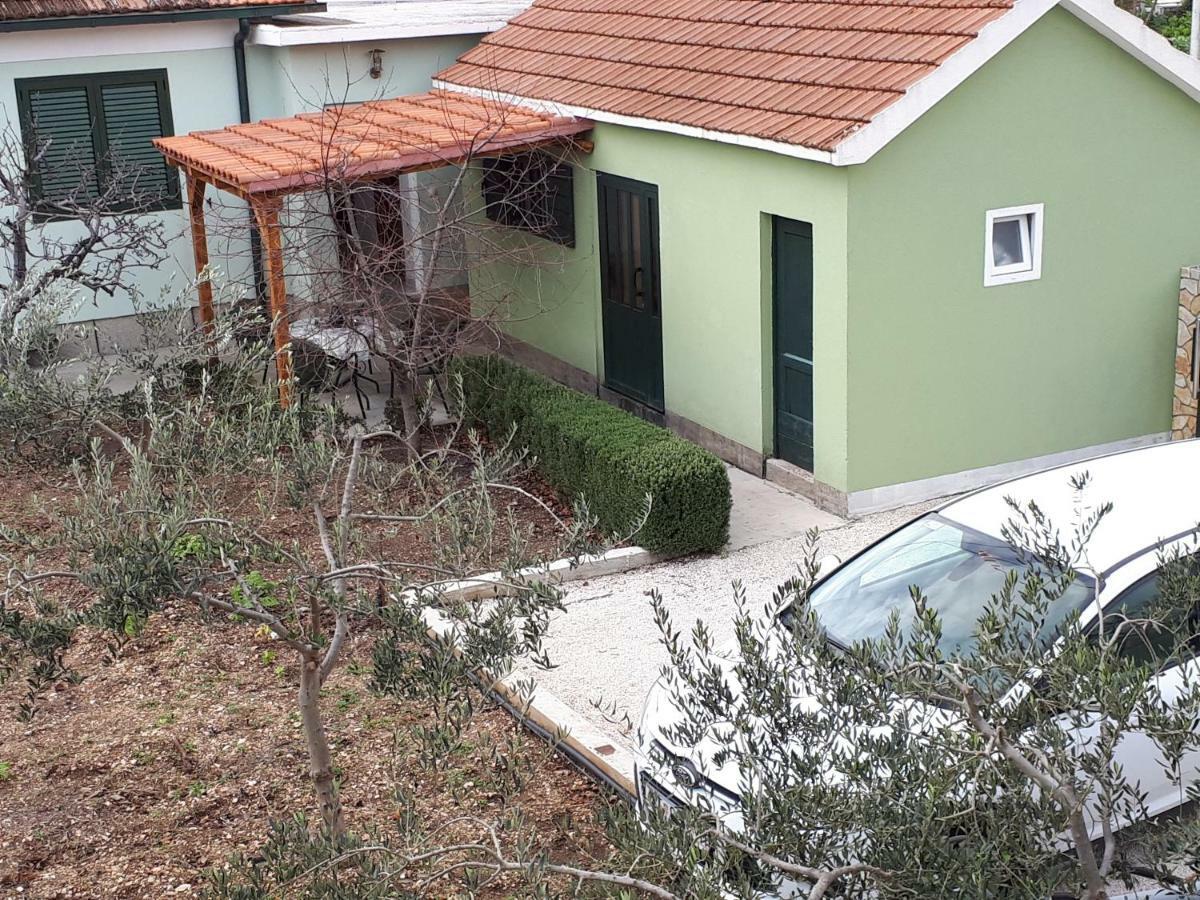 Seaside Apartment For 2 P Trogir Extérieur photo