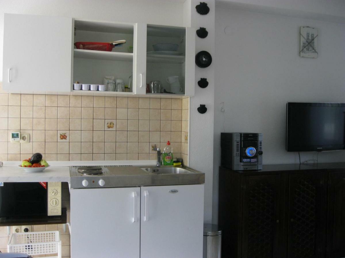 Seaside Apartment For 2 P Trogir Extérieur photo